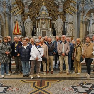 Beelden van Apollo's weekendreis naar Oudenbosch