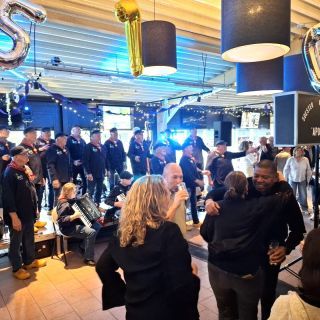 Knollenkoor luistert receptie van SO-Soest op