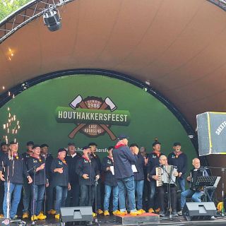 Soester Knollenkoor schitterde op Houthakkersfeest