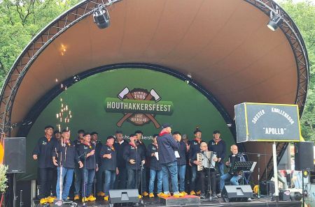 Soester Knollenkoor schitterde op Houthakkersfeest