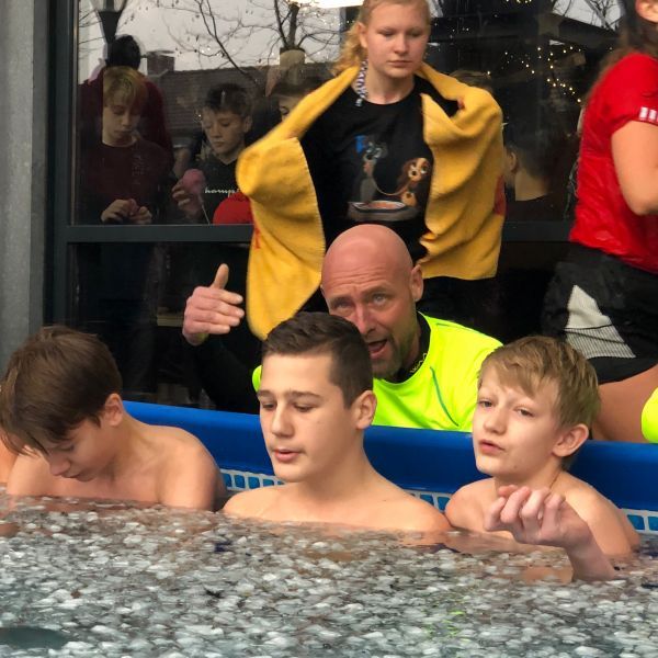 College Den Hulster uit Venlo haalt € 10.000,- op voor Holland4ALS