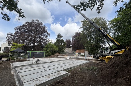 Godelindeweg 15 Hilversum: feestelijk moment voor nieuwe bewoners