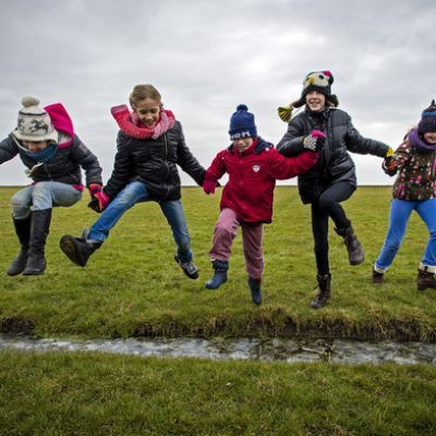 Buitenspelen maakt kinderen sterker en socialer