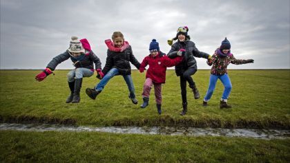 Buitenspelen maakt kinderen sterker en socialer
