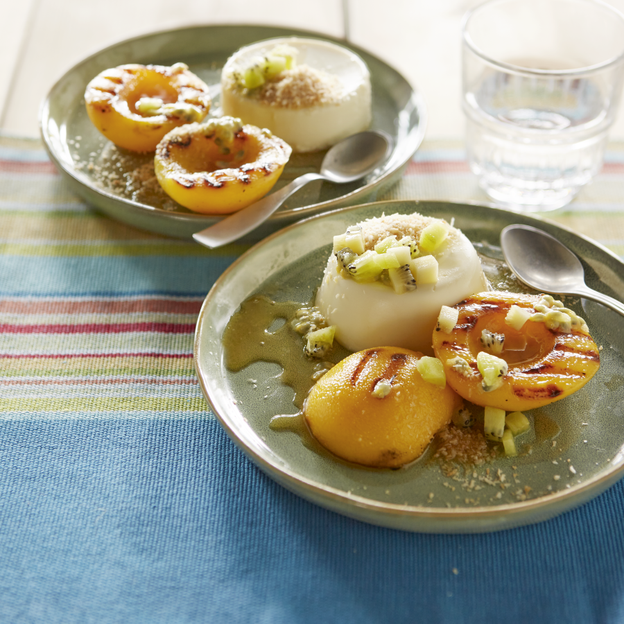 Kokos panna cotta met gegrilde perzik