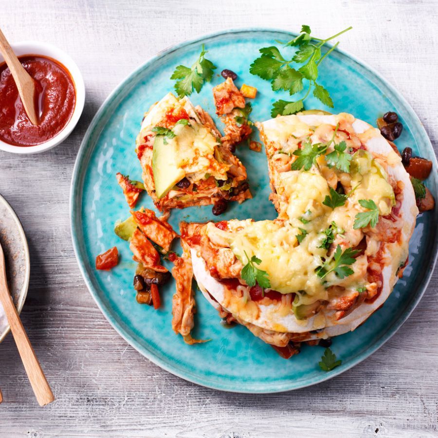 Wrap lasagne met kip, zwarte bonen en avocado