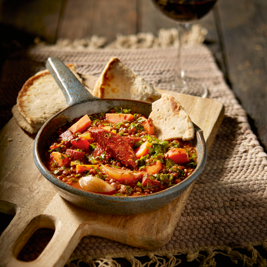 Chorizo-linzenstoof met rode wijn