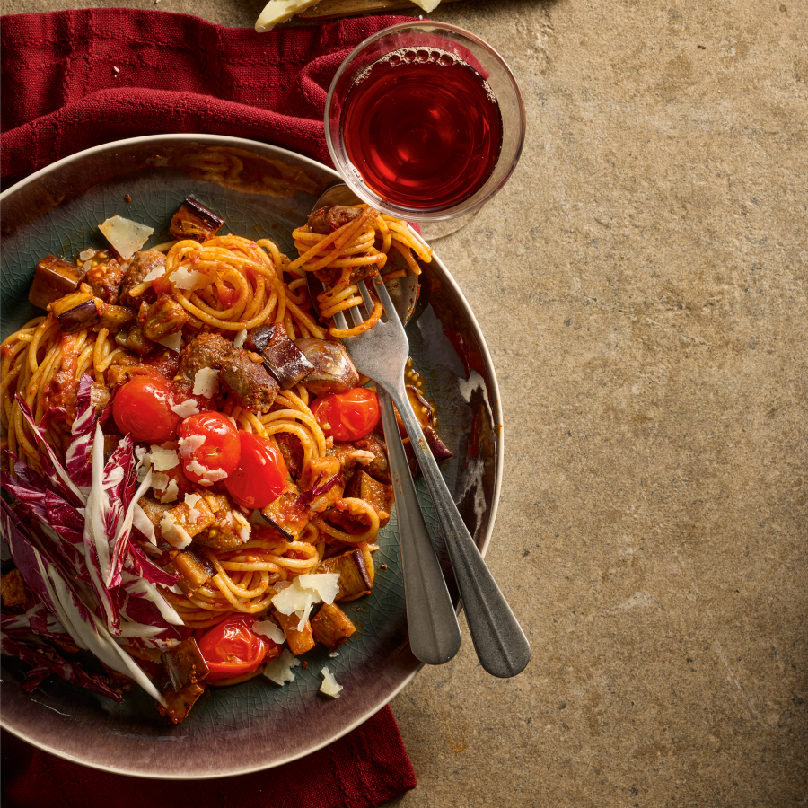 Spaghetti met aubergine en harde kaas
