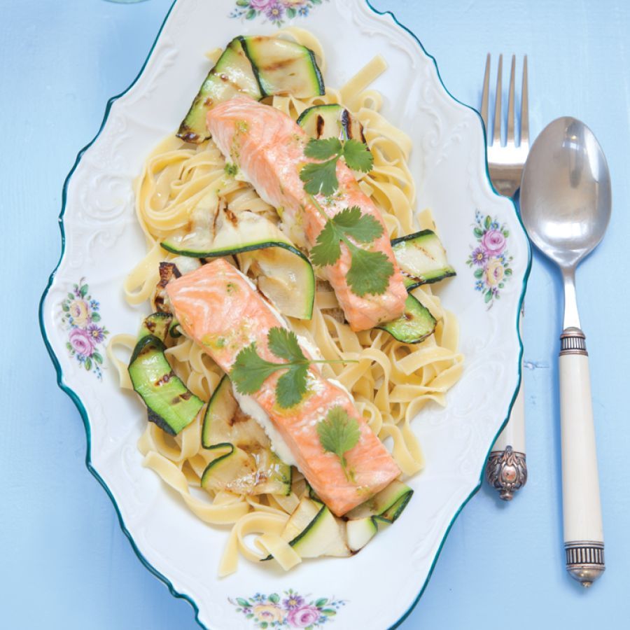 Zalm met tagliatelle en courgette