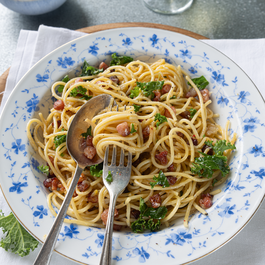 Pasta carbonara met boerenkool