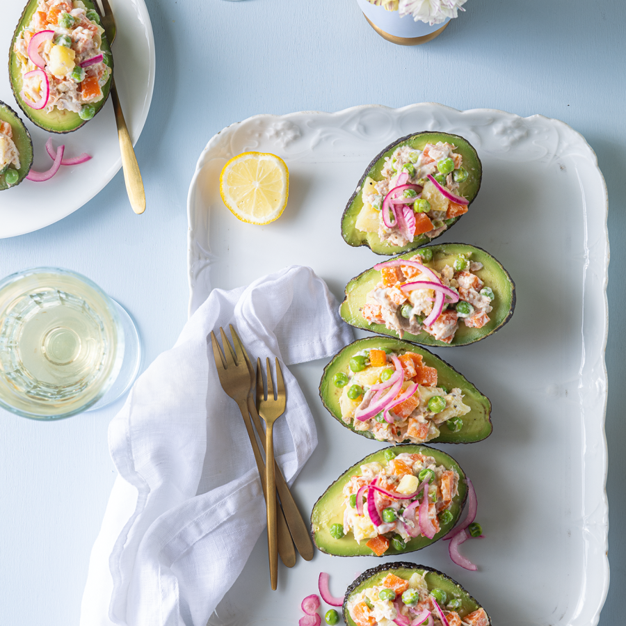 Gevulde avocado’s gevuld met Spaanse groentensalade