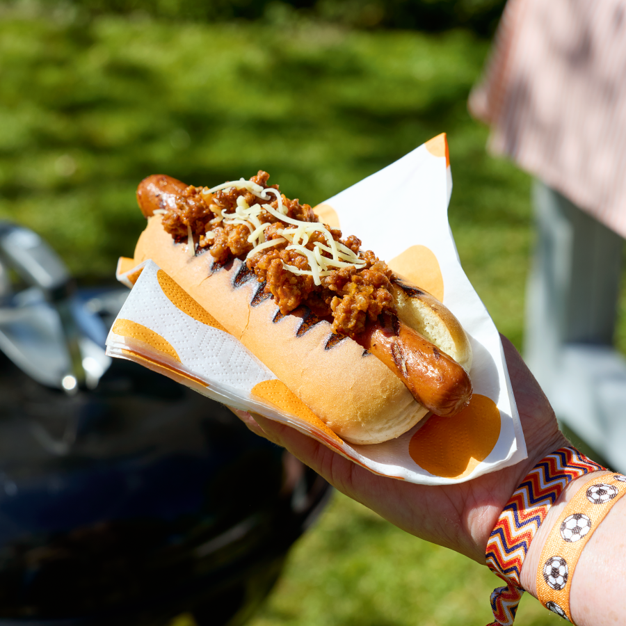 American chili dog