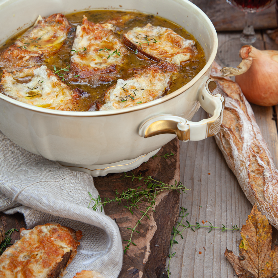 Uiensoep met kaascroutons