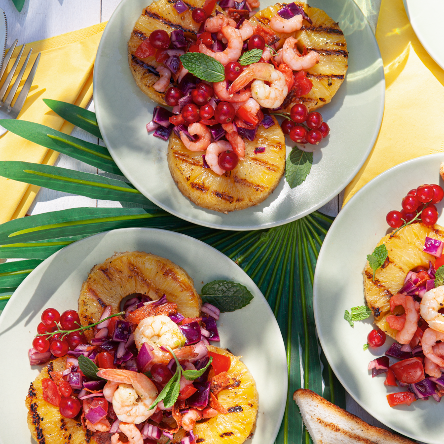 Ananas van de grill met tomaatjes garnalen salsa