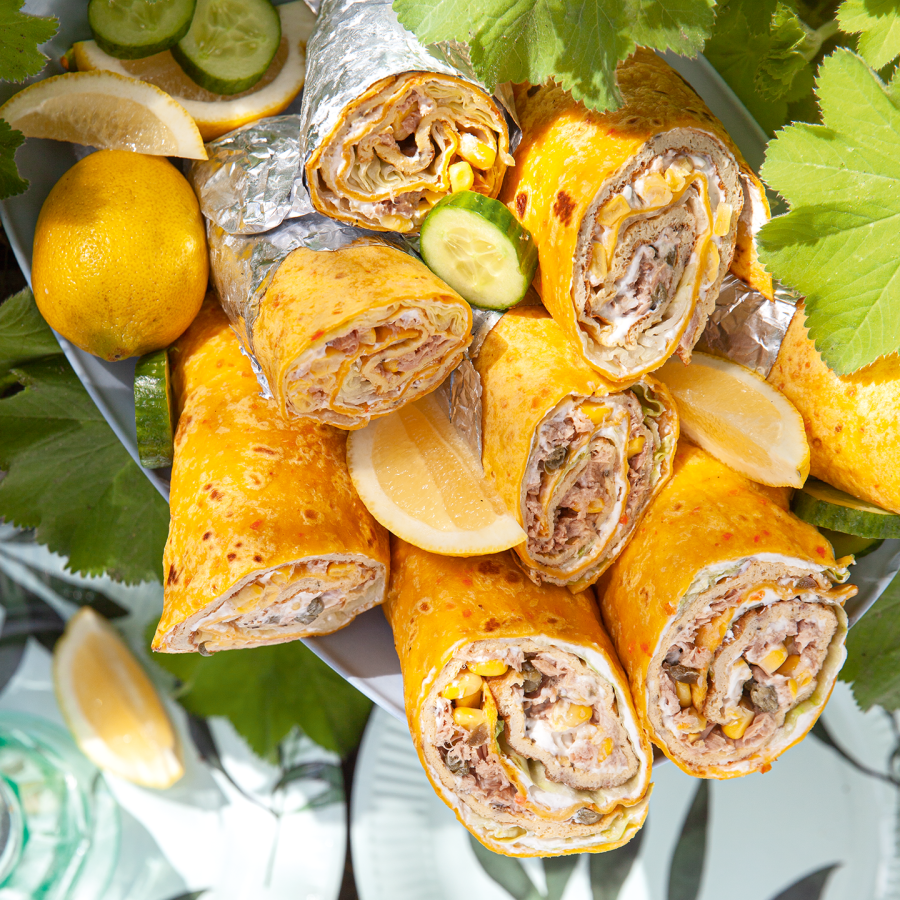 Tonijn wraps met omelet en maïs