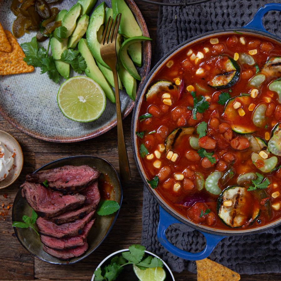 Mexicaanse bonensoep met gegrilde groenten