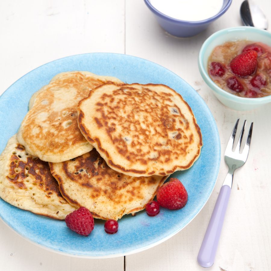 Rabarber met aardbeien en pannenkoekjes