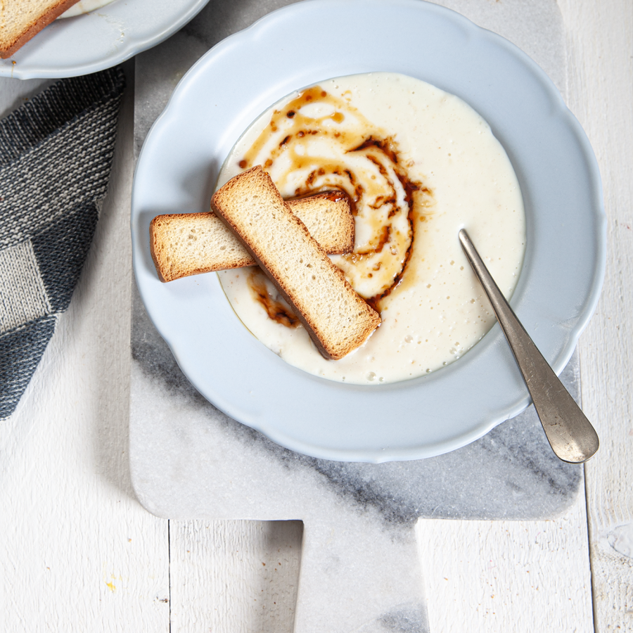 Lammetjespap met stroop en kaneelbeschuitjes