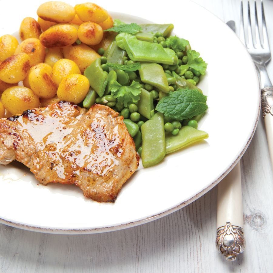 Kalfsschnitzels met lentegroenten