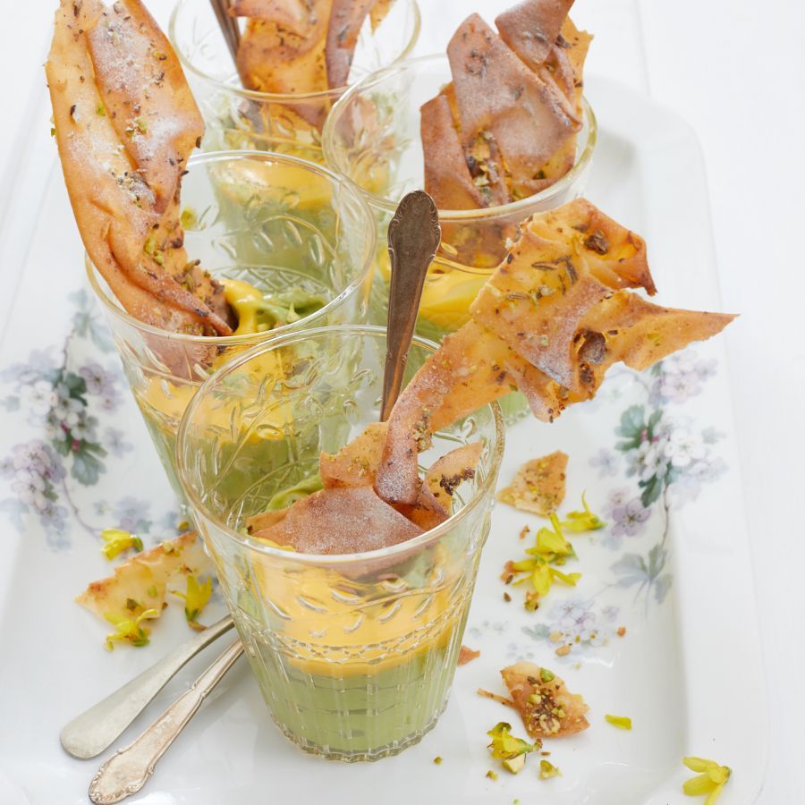 Avocadomousse met advocaat en filowafeltjes