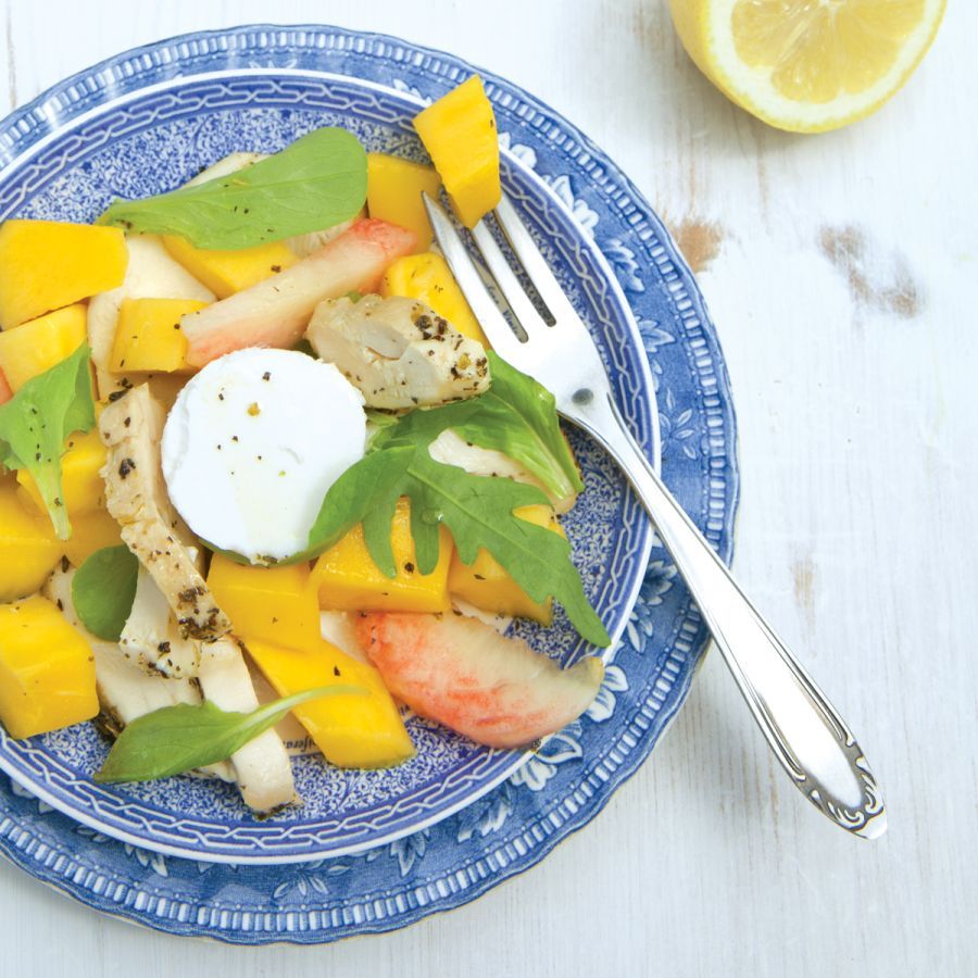 Salade met kip en zomerfruit