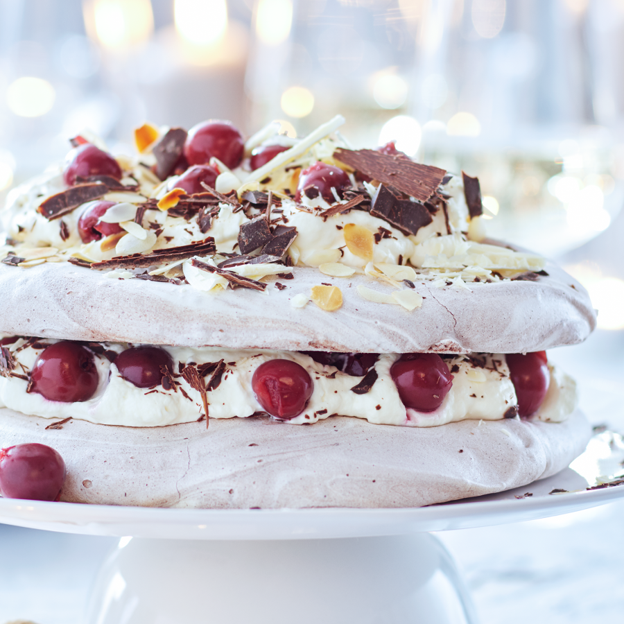 Pavlova met Amarena kersen