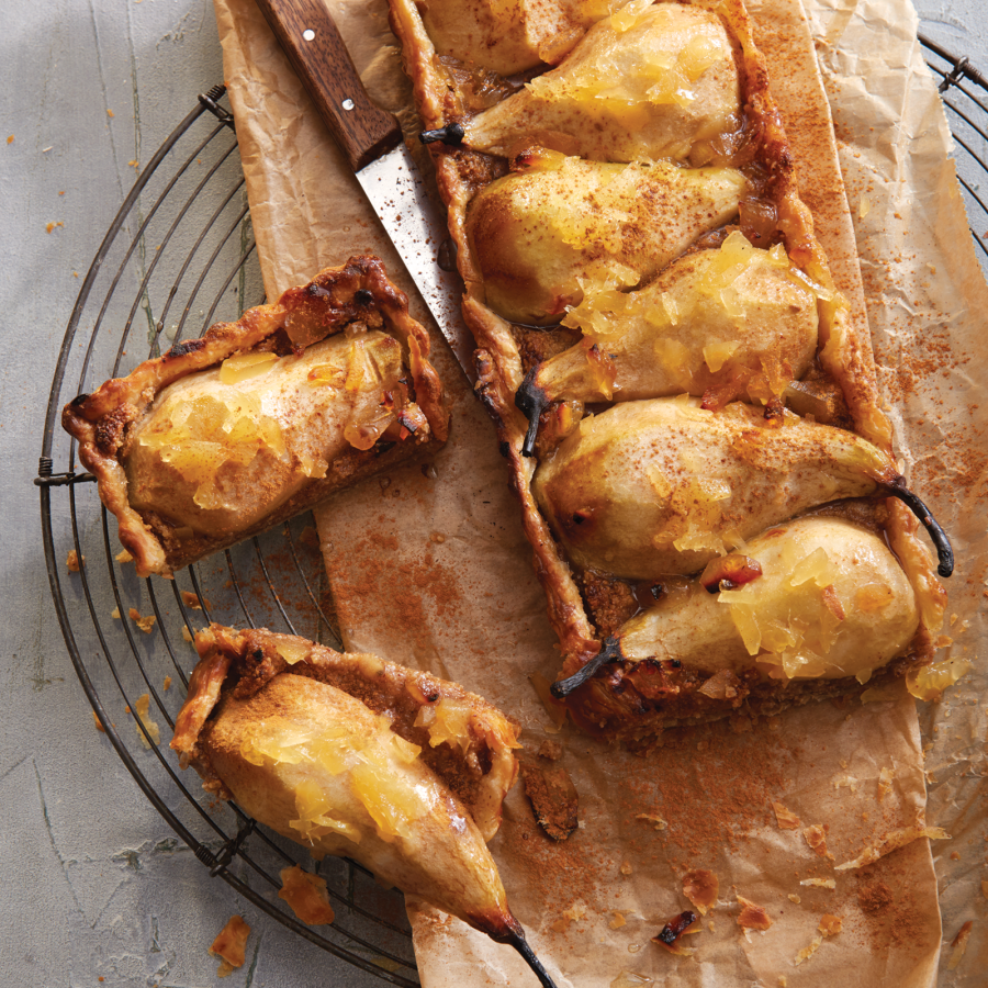 Knapperige perentaart met hazelnoten en gember