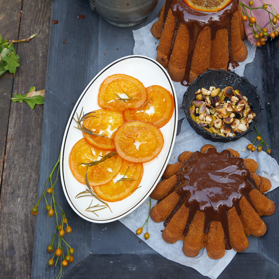 Hazelnoten-mokka tulband met gekonfijte sinaasappel