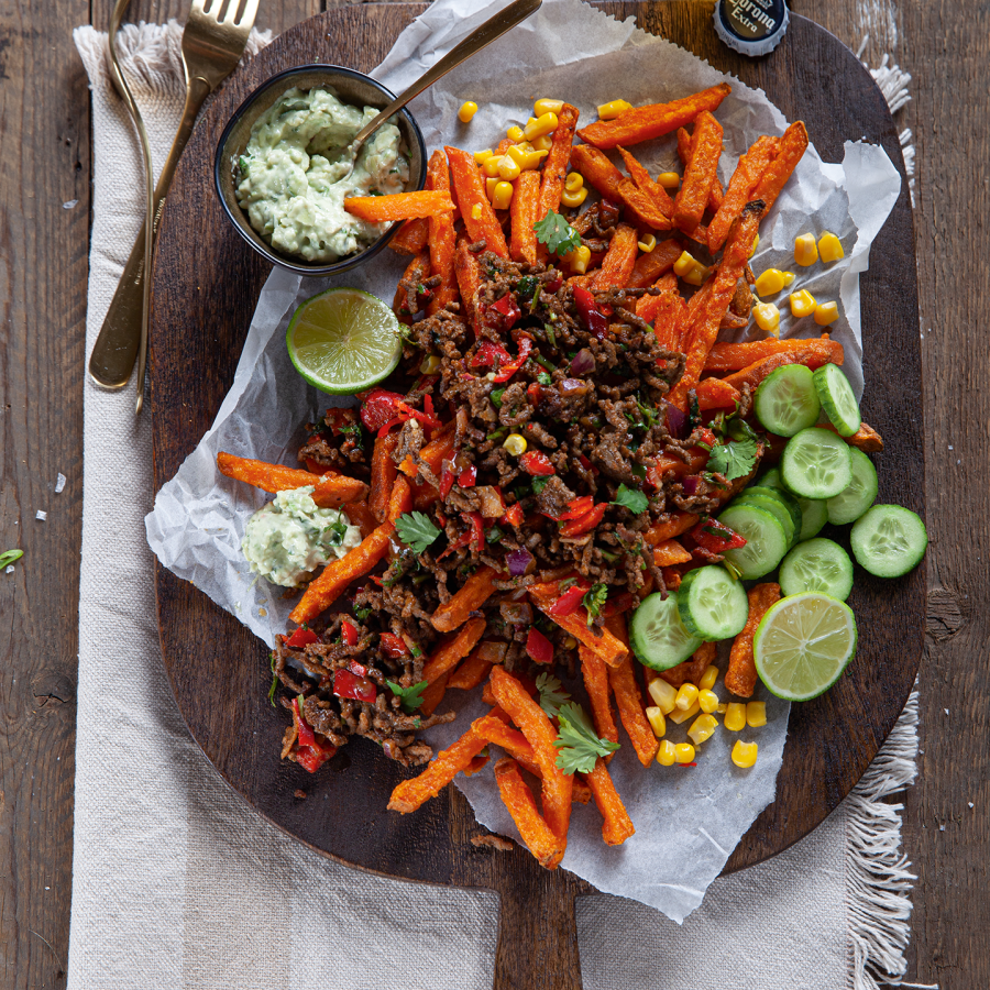 Friet met Mexicaans gehakt en spicy avocado mayonaise 