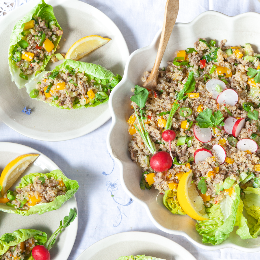 Slabladen gevuld met quinoa, Thais gehakt en paprika