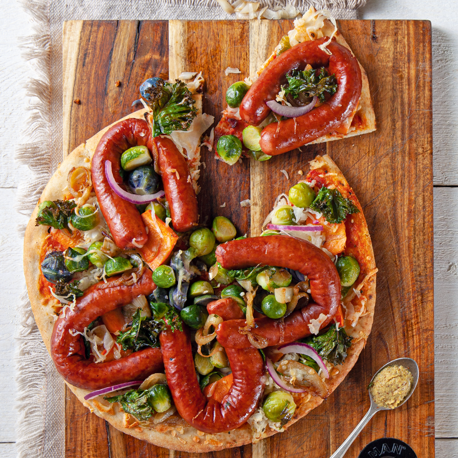 Pizza met wintergroenten en rookworst