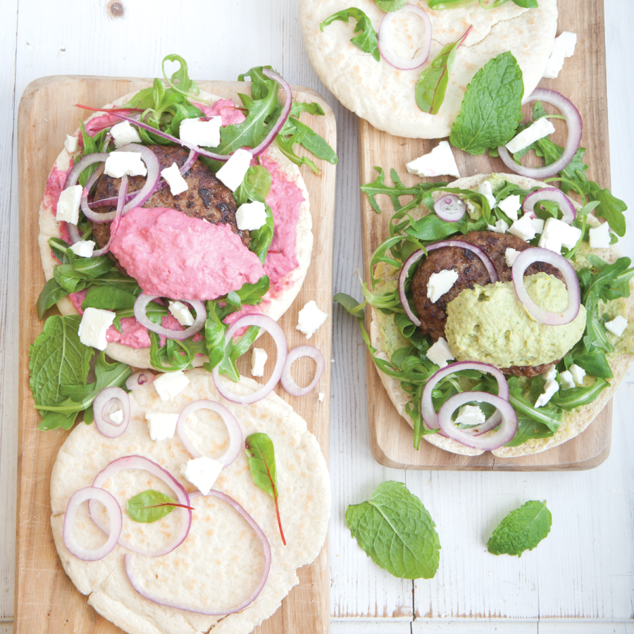 Broodje hamburger hoemoes 