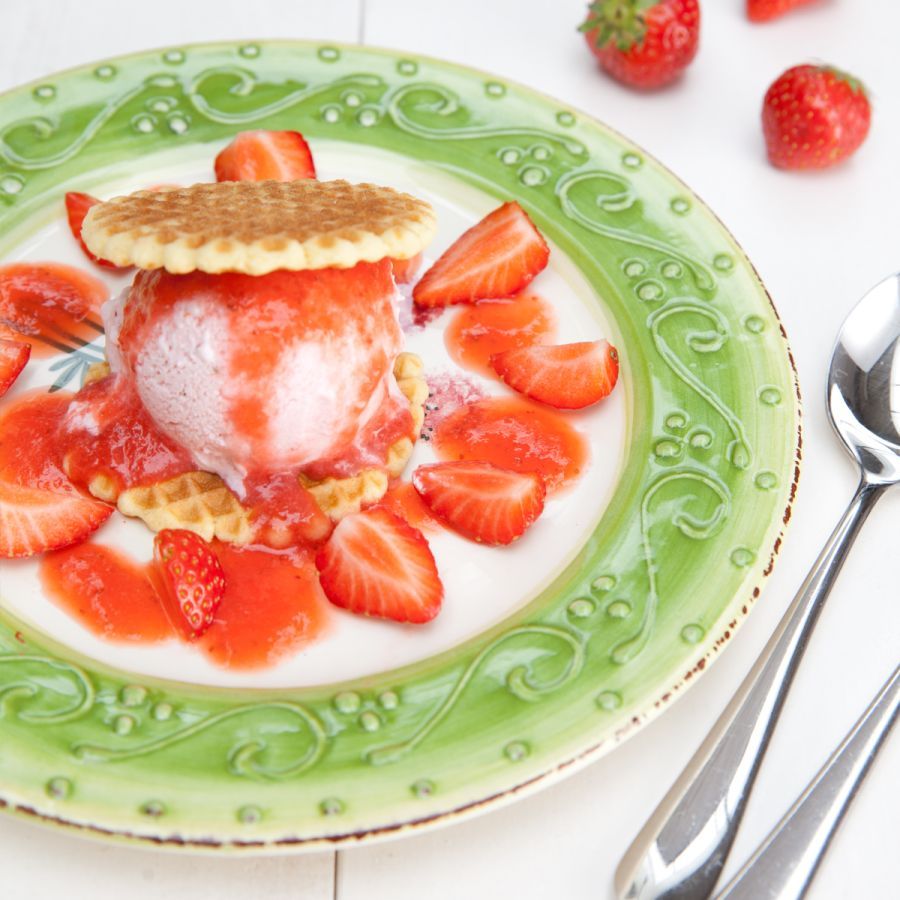 Aardbeien yoghurtijs