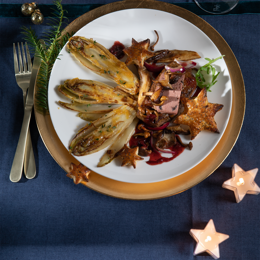 Biefstuk met paté, bladerdeegsterren en witlof