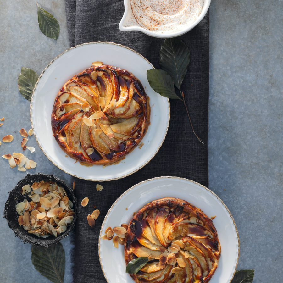 Snelle appeltaartjes met amandelspijs en appelstroop