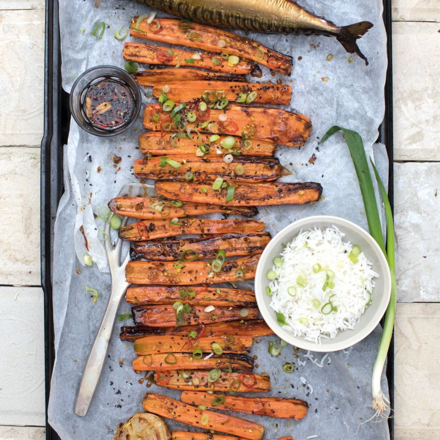 Oosterse winterwortel uit de oven met makreel
