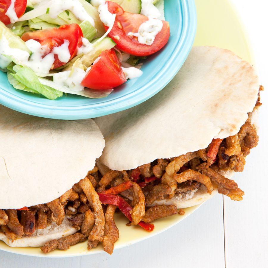 Broodje shoarma met frisse salade