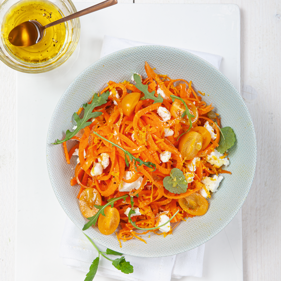 Konings spaghetti van bospeentjes in sinaasappelsaus en zachte geitenkaas