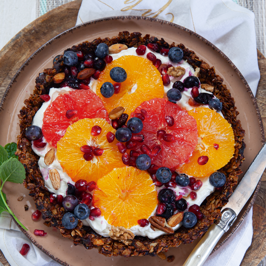 Ontbijttaart met havermout, Griekse yoghurt en citrusfruit