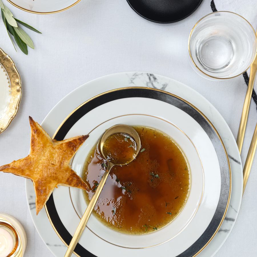 Geroosterde uienbouillon