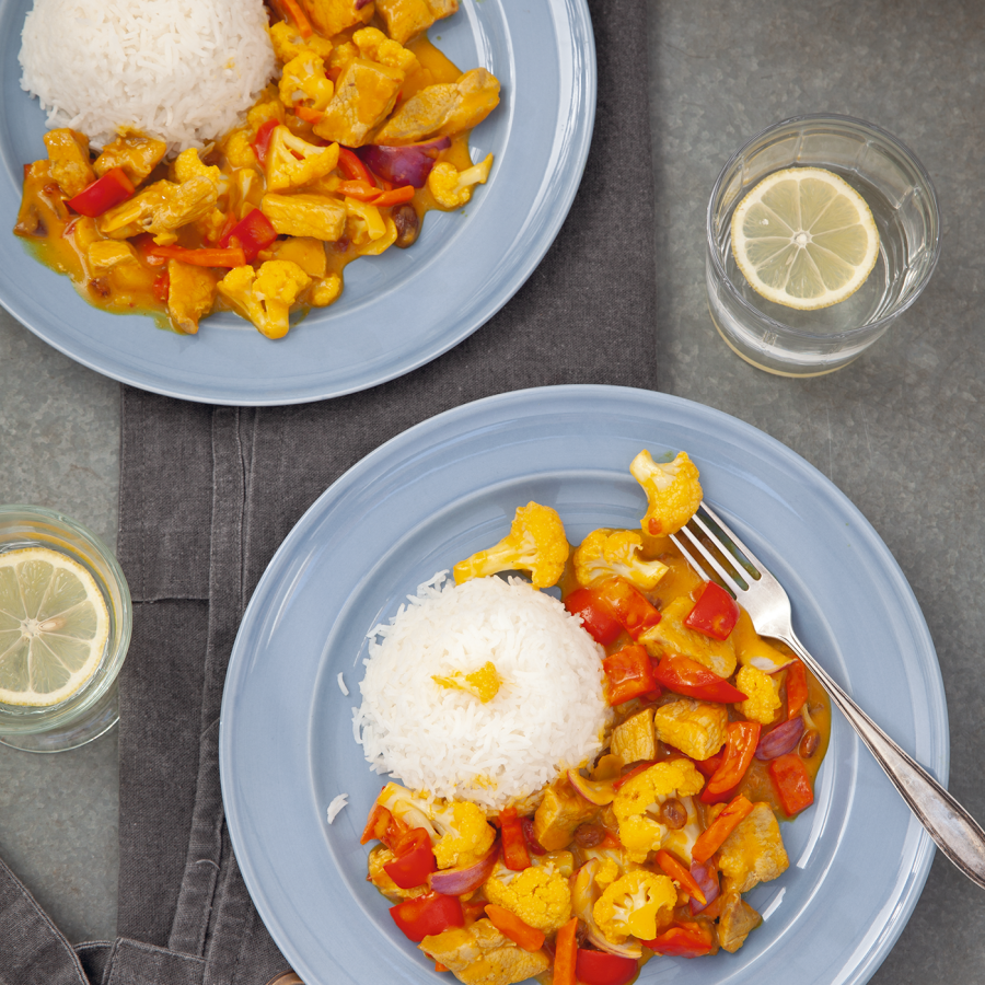 Karbonades met Indiase curry en bloemkool