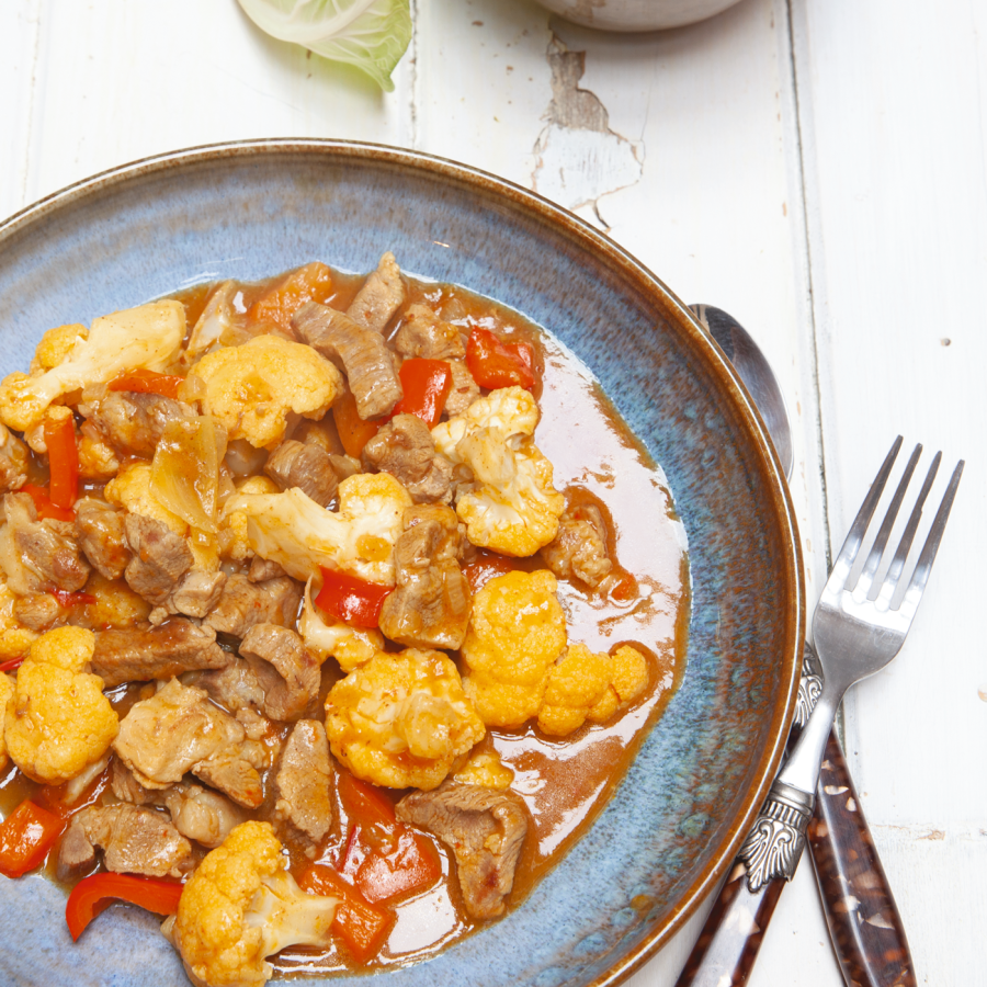 Karbonades met curry en bloemkool
