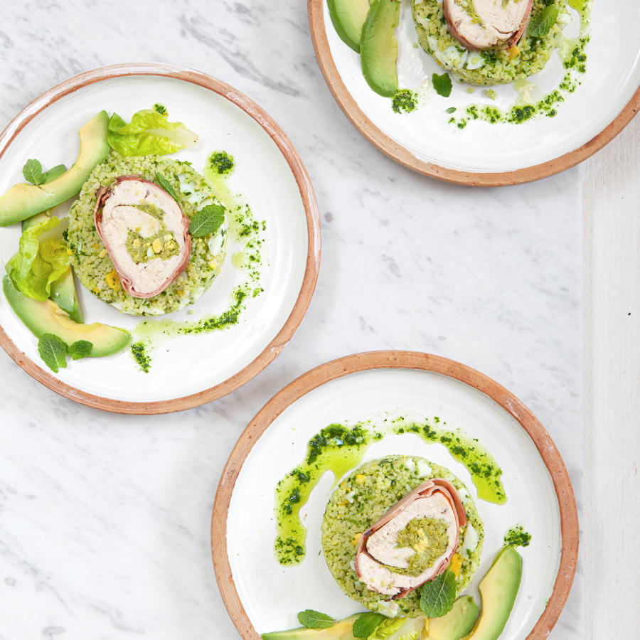 Gevulde gestoomde kip met doperwtjes en munt