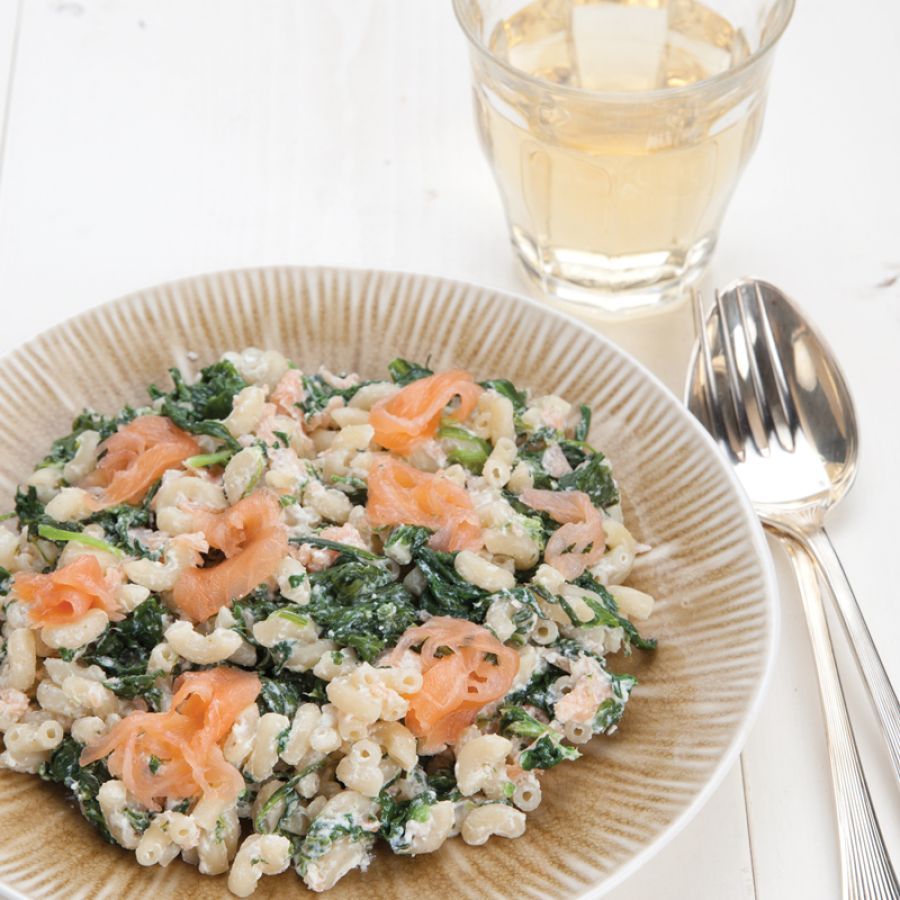 Macaroni met spinazie en zalm