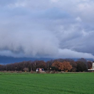 Prachtige wolken boven de Eng