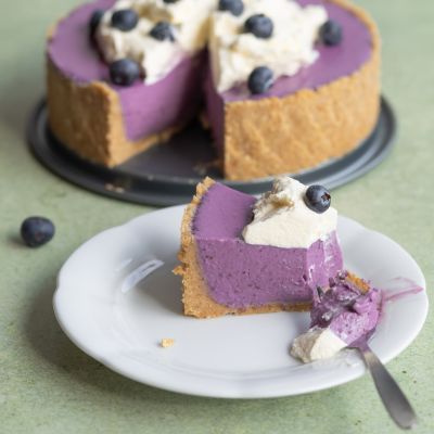 No-bake blauwe bessen cheesecake (met vegan optie)