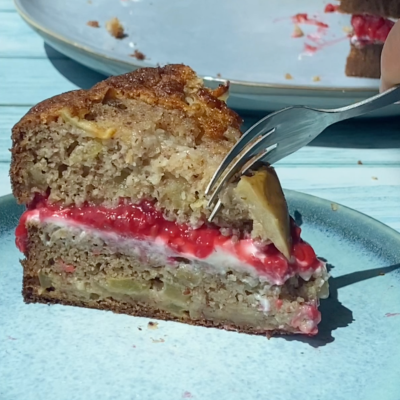 Healthier apple-raspberry cake