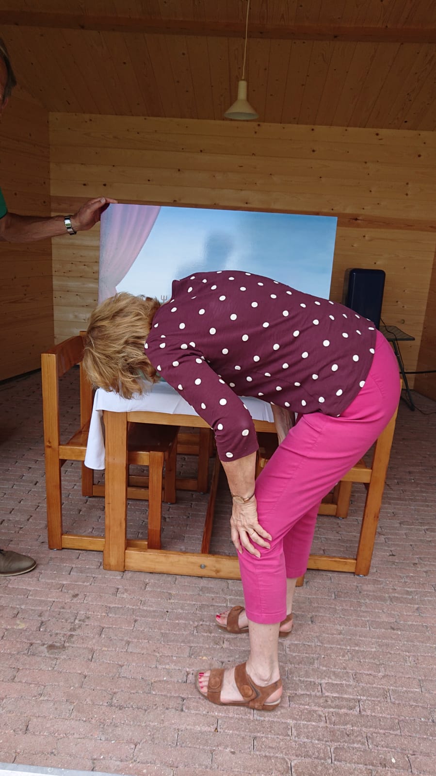 Bekijken van details van het schilderij.