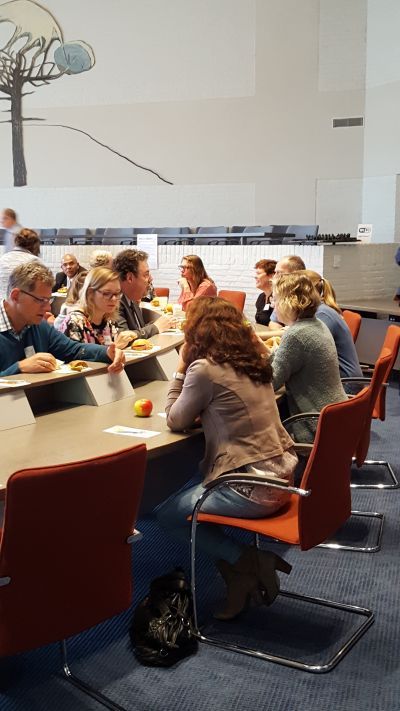 Speeddate levert 55 ambassadeurs op